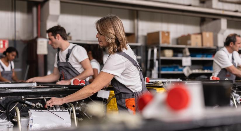 Sokkoló bejelentés: bezárja magyarországi gyárát a multicég, több száz dolgozó kerül utcára