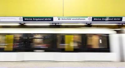 „Oké, de mit mutatok fel az ellenőrnek?” – Elindult az érintésmentes jegyvásárlás a metróvonalakon