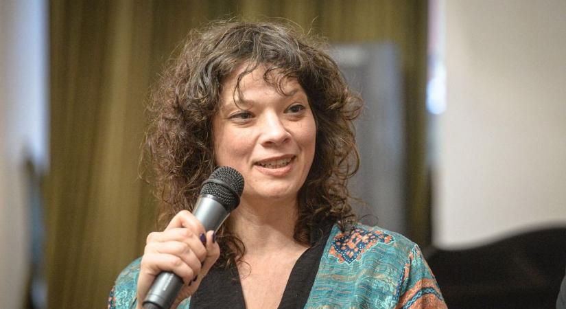 A hevesi származású művésznek a textil az anyanyelve, szebben mesél vele, mint szavakkal