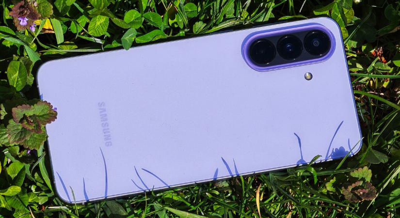 Samsung Galaxy A57 - kecses test, lusta lélek