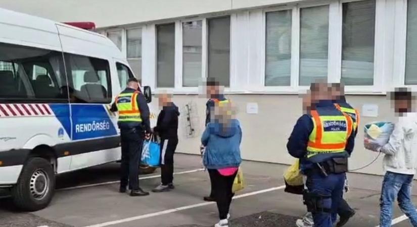 Vége a családi drogbiznisznek: hat dílert vittek el a rendőrök a szabolcsi faluból (fotók)