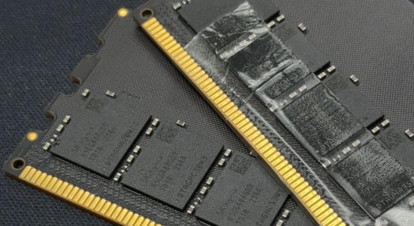 Letesztelték a költséghatékony HUDIMM memóriamodulokat – Felezett memóriakapacitás, felezett memória-sávszélesség