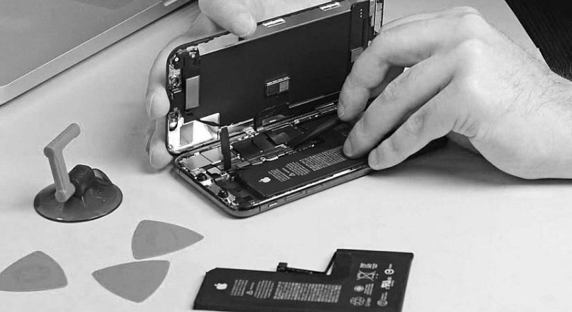 Hiába az EU-s szabályozás, nem lesz könnyen cserélhető a mobilod akkuja a jövő évtől sem