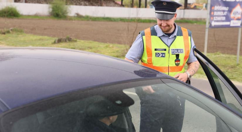 Többszázan postán kapják meg a csekket, amiben nem a „bátorságukat” díjazzák