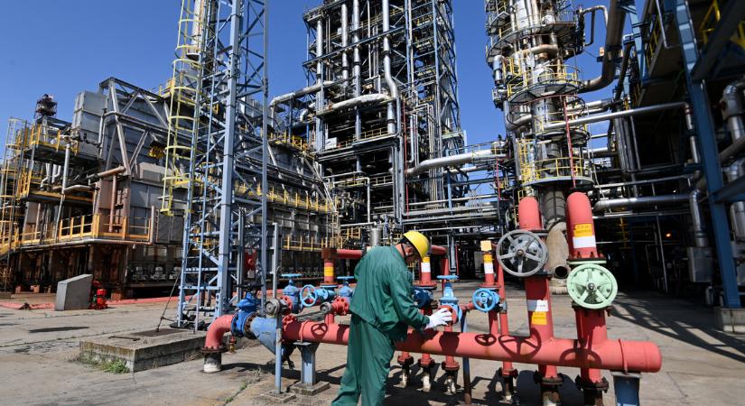 Néhány órán belül újraindulhat a szállítás a Barátság kőolajvezetéken Magyarország felé, a Mol is megszólalt