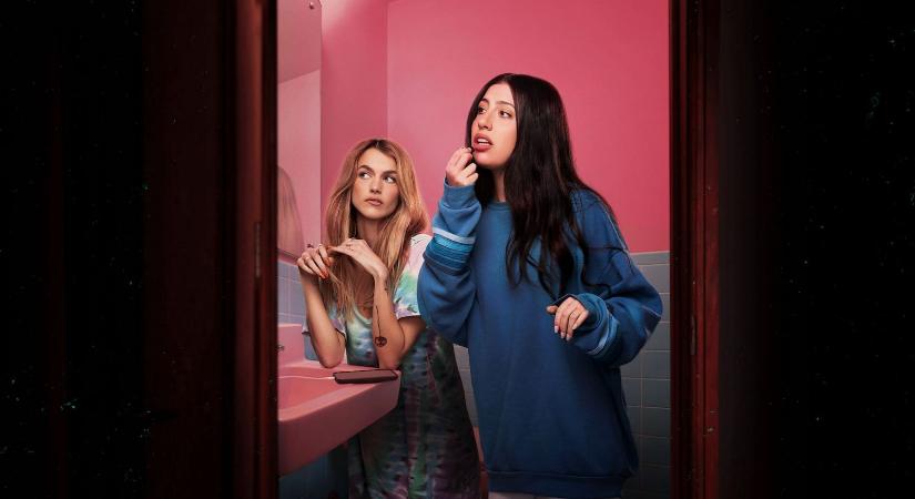 Netflix: Ezt a 8 vígjátékot is látnod kell, ha bejött a Szobatársak