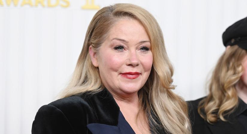 Most érkezett: túl van a veszélyen, kiengedték a kórházból az Egy rém rendes család sztárját