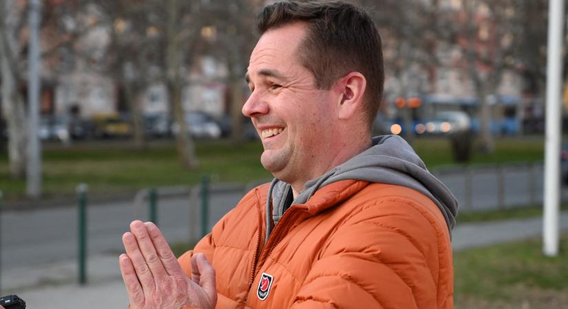 Abszolút kabaré: a rommá vert fideszes, aki még mindig pont ugyanúgy arcoskodik, mint a választás előtt