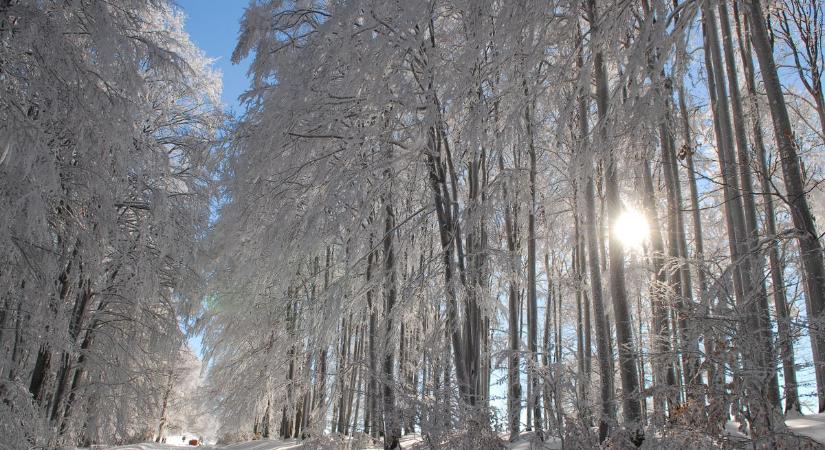 Váratlan fordulat: ismét berobbant az áprilisi havazás – Mutatjuk, hol!