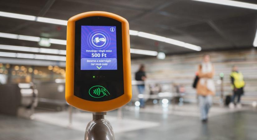 Mától az összes budapesti metrón vásárolható vonaljegy egyetlen érintéssel