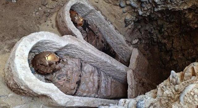 Múmiába rejtett Iliász-töredékre bukkantak a régészek Egyiptomban