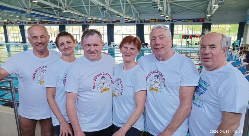 Egri Senior Úszó Klub: 31 érem Hódmezővásárhelyről, megemlékezéssel