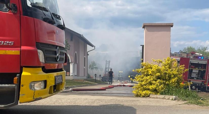 Robbanás és nagy tűz volt Szabadkán