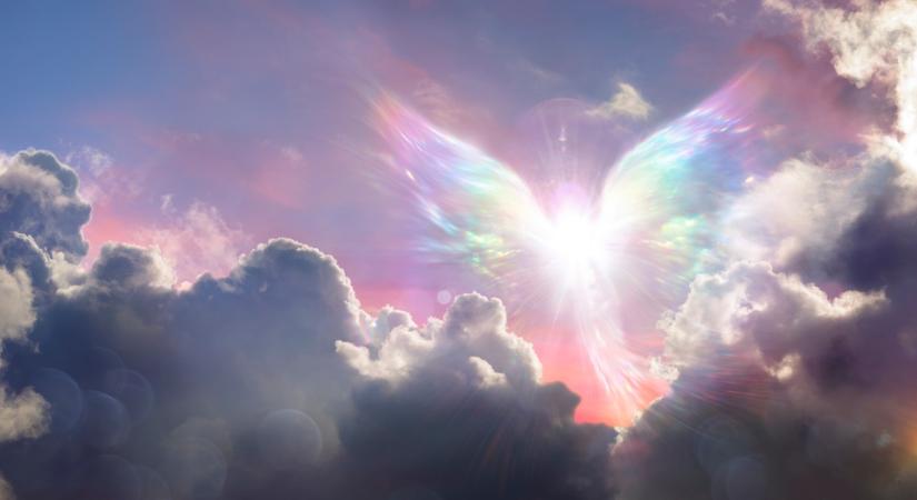 Láthatatlan páncél és égi oltalom védi őket: ennek a 2 csillagjegynek a kezét sosem engedi el az univerzum