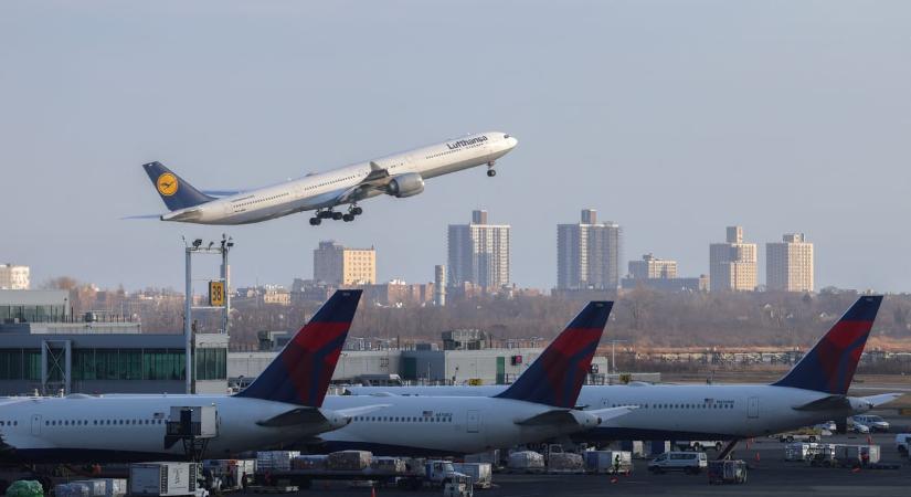 Húszezer nyári járatot töröl a Lufthansa az elszálló üzemanyagárak miatt