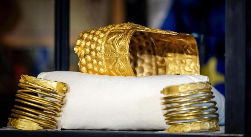 Visszakerültek Romániába a hollandiai múzeumból elrabolt dák műkincsek, köztük a híres 2500 éves aranysisak