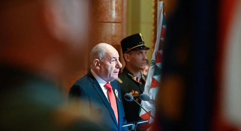 Alkotmányjogász: Sulyok Tamás alkotmányos és törvényes úton eltávolíthatatlan