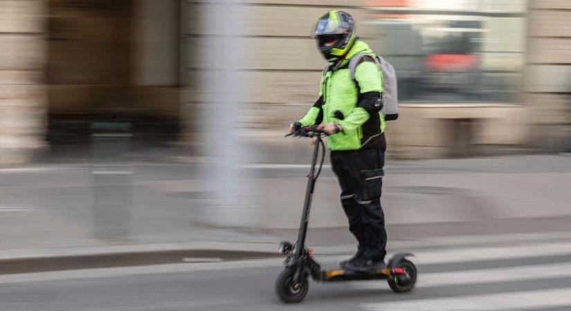 Betiltanák az elektromos rollert ebben a magyar városban – nem csak a kétkerekűeket érintené a szigorú szabály