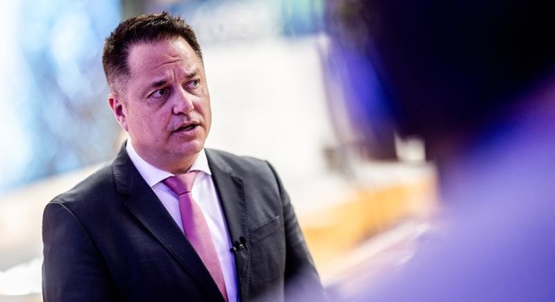 Kiszámíthatóbb törvényeket és az uniós források hazahozatalát is kéri a VOSZ a Tisza-kormánytól