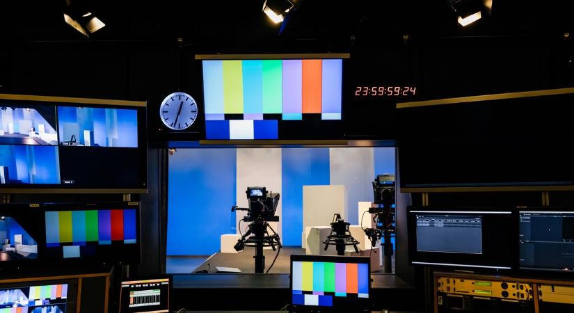 Feszültséggel teli pillanat az RTL Híradóban: Erős Antónia és Szellő István élő adásban üzent, mindenki a TV2 híradósaira figyelt