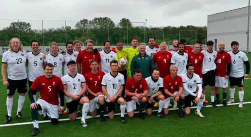 A tradíció előtt tisztelgett Bécsben az osztrák és a magyar sportújságíró-válogatott