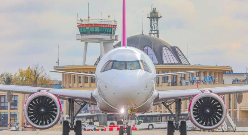 A reptéren vették őrizetbe a verekedő utasokat