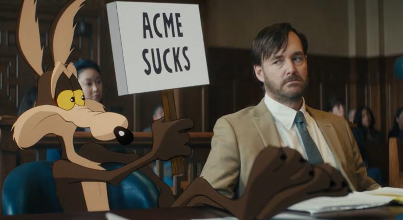 Befutott a kukázástól megmenekült Coyote vs. Acme első előzetese, amelyben Vili, a prérifarkas perel, amiért sorozatosan pofára esett a Gyalogkakukkot üldözve