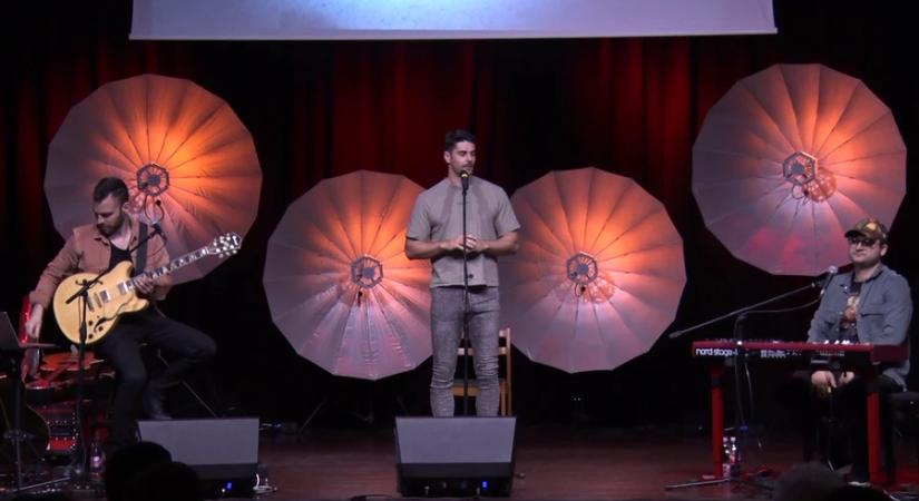 Zenei és spirituális utazás a színpadon Freddie-vel