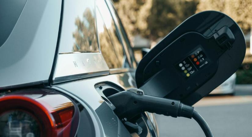 Nagy Ervin: tűzeset történt az iváncsai akkumulátorgyárban