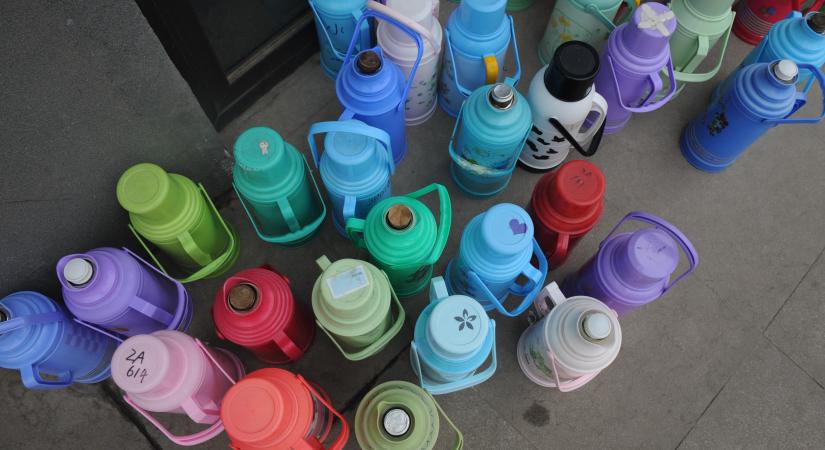 Nem attól lesz zöld egy háztartás, hogy tíz kulacs sorakozik a konyhaszekrényben