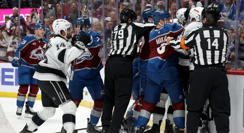 Hihetetlen képsorok az NHL-ből: a vezetőedző fején tört össze a plexi – videó