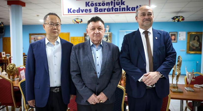 Nagy dobásra készül a Ferropatent – Világszínvonalú fejlesztés jöhet Kínából a vármegyeszékhelyre (videó és képgaléria)