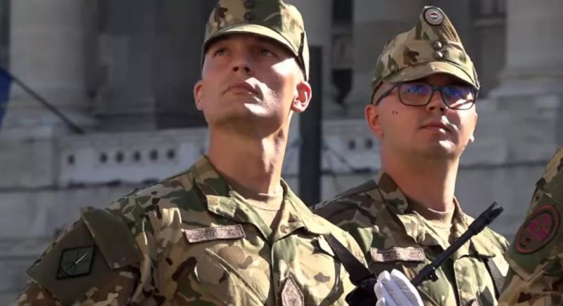 Orbán Viktor fia otthagyja a hadsereget