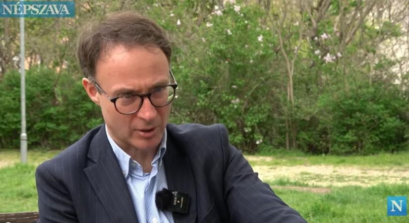 Bolsevik tempó: a balliberális történésznek már listája van arról, kiket küldene börtönbe