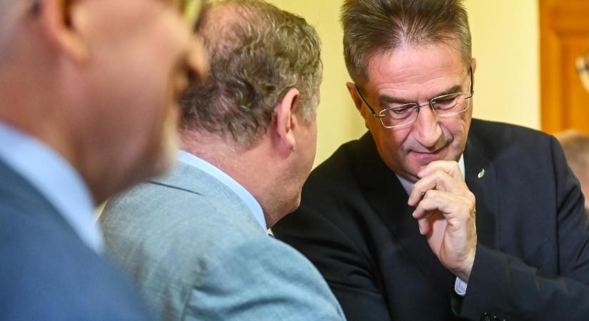 Előzetes vizsgálat indult Völner Pál ellen, hogy a jogerős ítélet ellenére miért praktizálhat ügyvédként