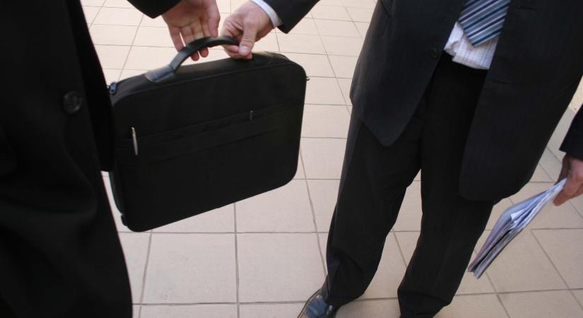 Tízezer nepáli munkaerő toborzásából lett korrupciós botrány