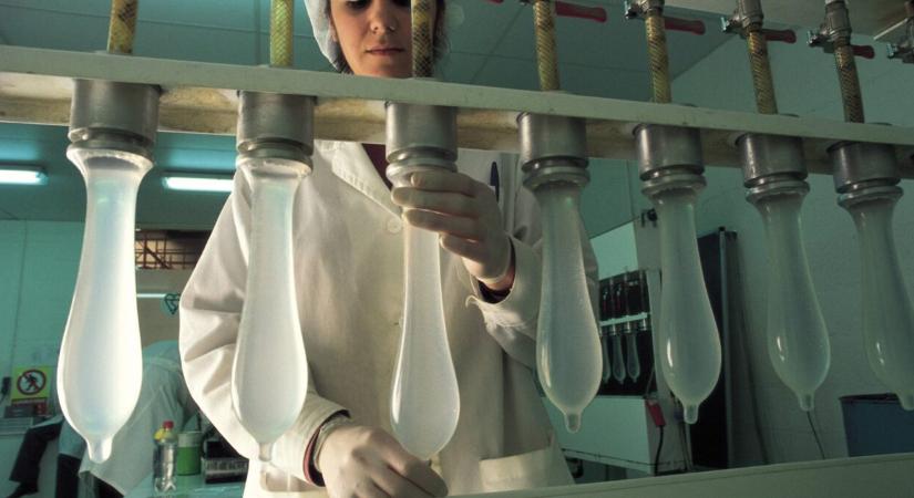 A Hormuzi-szorosban dől el, mennyibe kerül a biztonságos szex