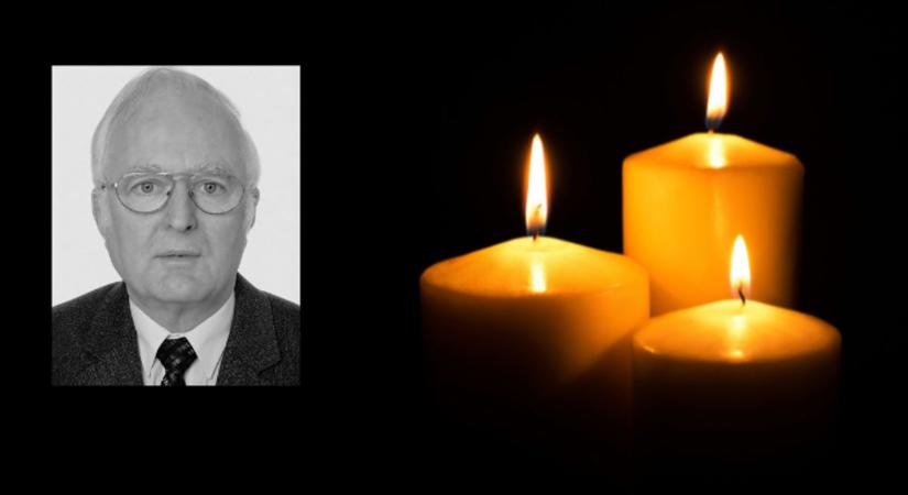 Gyászba borult Nyergesújfalu: elhunyt a város szeretett orvosa és díszpolgára