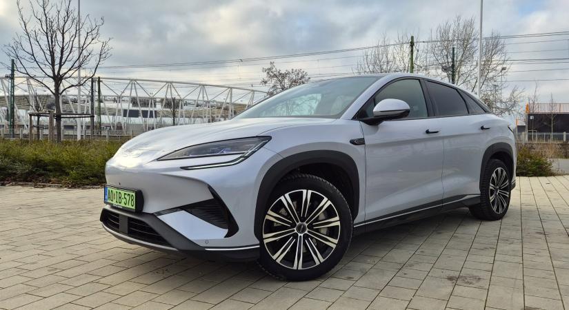 Józan ész csinos kabátban – BYD Sealion 7 teszt