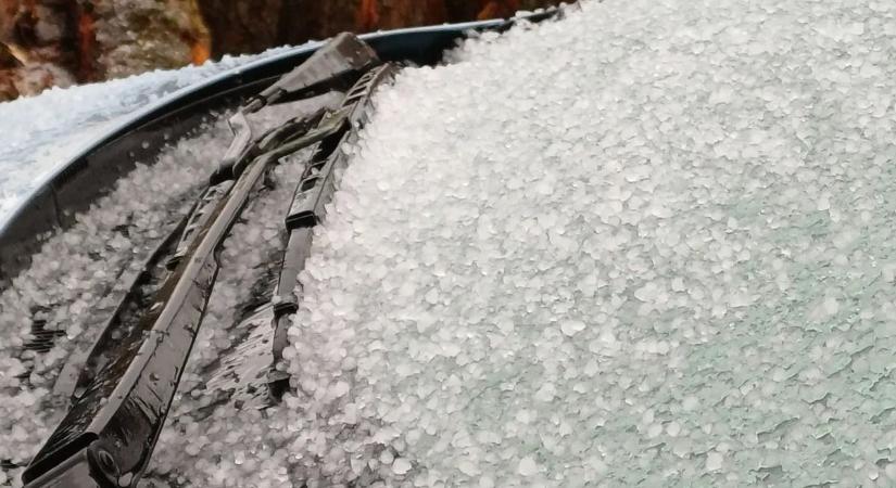 Letarolta a jégeső a Bakonyt - Fotó
