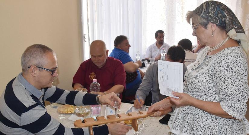 Több mint kétszáz minta érkezett a 2026-os jászsági pálinkamustrára, mutatjuk a díjazott italokat
