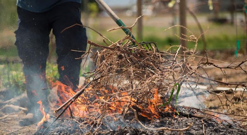Tilos tüzet gyújtani májustól a zalai településen – brutális bírság jöhet, ha megszeged!