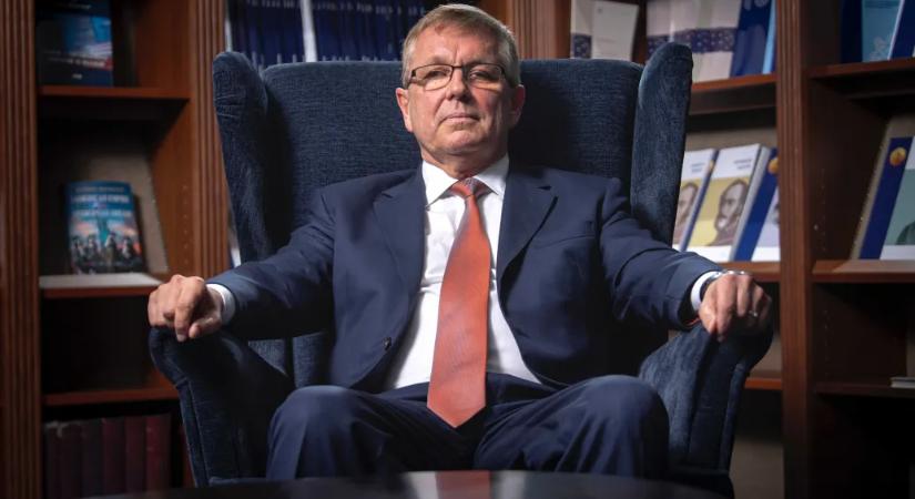 A világ vicce, hogy a fideszesek próbálják letolni magukról az MNB-ügyet, és Matolcsyékra kenni a választási buktát