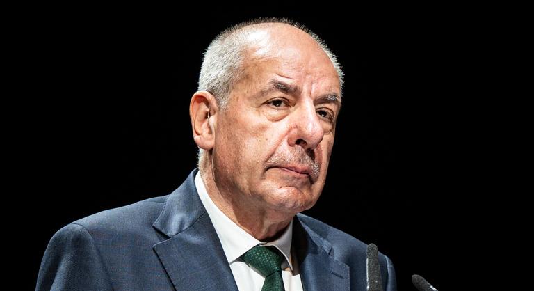 „Ne féljetek” – szimpátiatüntetést tartanak Sulyok Tamás és az állami intézményvezetők mellett