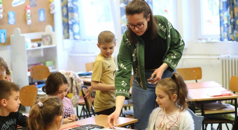 Lejárt a határidő, nehéz döntést kell most meghozniuk a szülőknek – ezek a legfontosabb szempontok