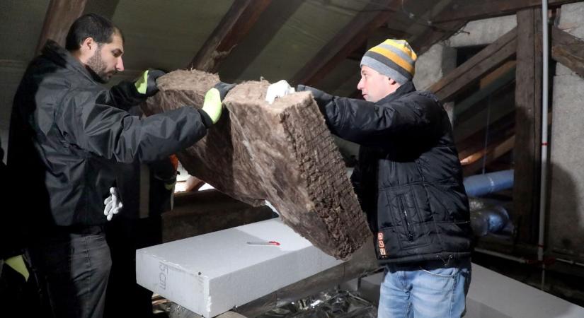 Bár az egyiket felfüggesztették, de van másik ingyenes szigetelési program is!