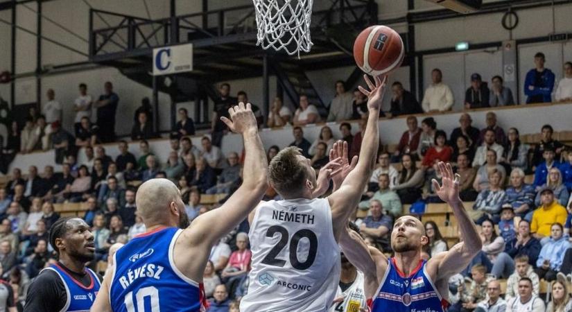 Mintha lassított felvételen kosaraztak volna a hazaiak - video