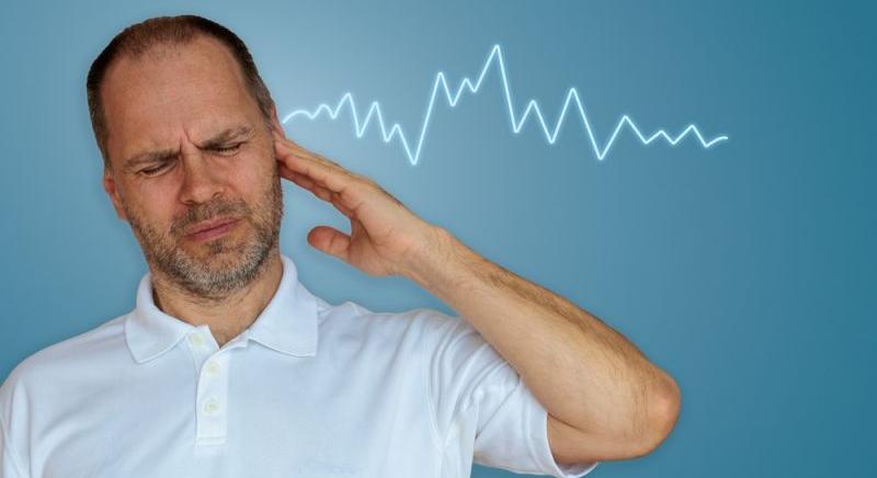 Kiderült, összefügg a fülzúgás a boldogsághormonokkal