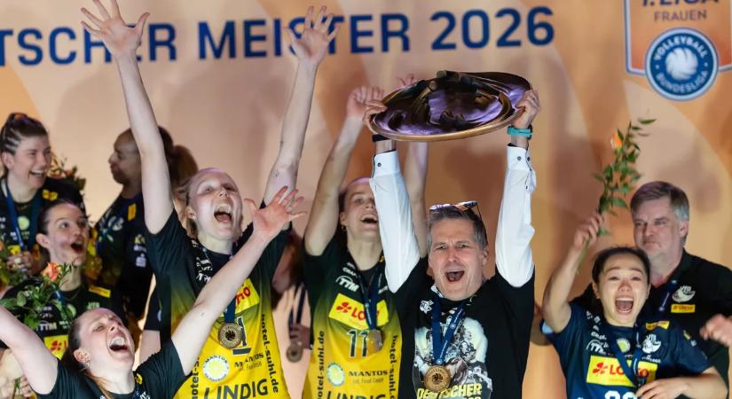 Hollósy László kupasiker után bajnoki címet ünnepelt a Suhl női röplabdacsapatával