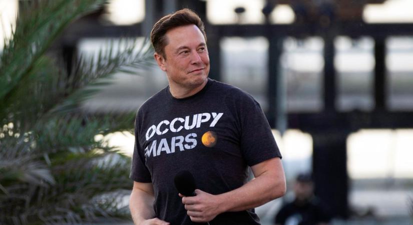 Mielőtt tőzsdére megy, még megveszi a mesterséges intelligencia üdvöskéjét a SpaceX
